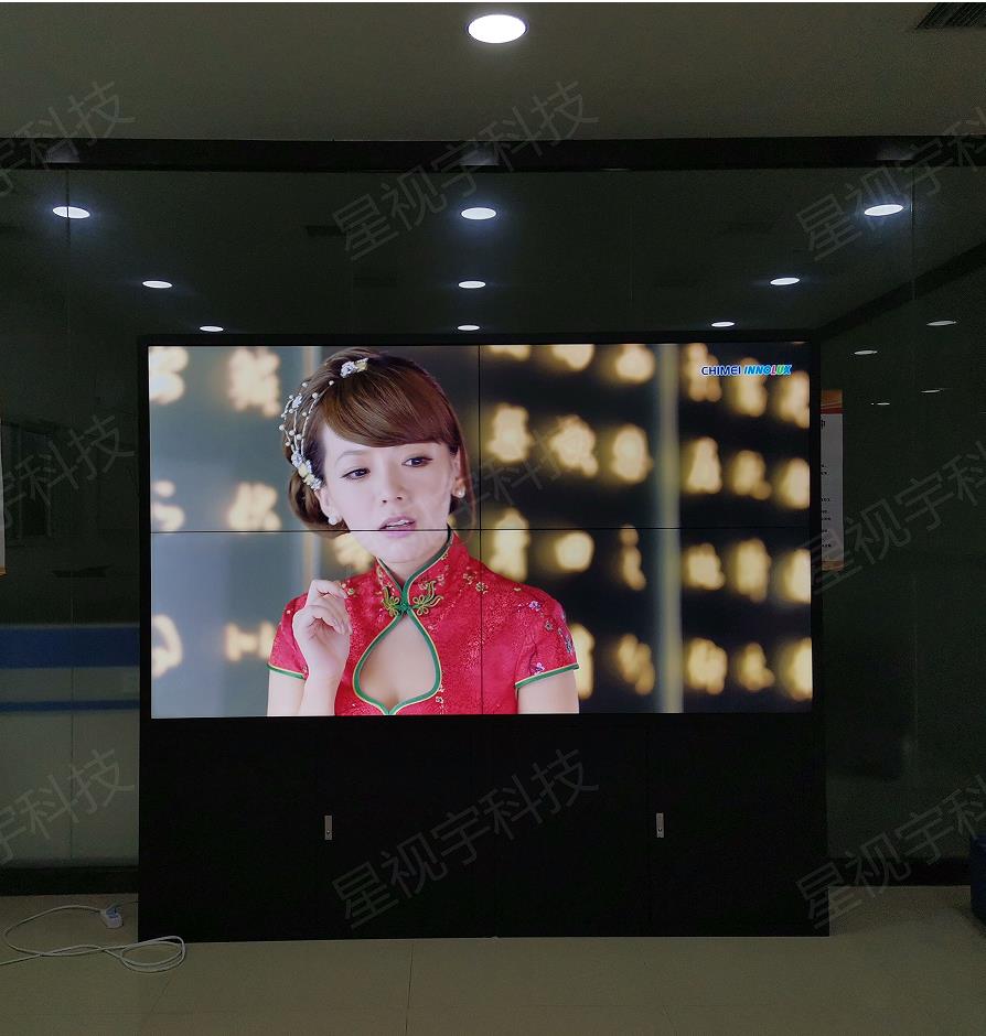 阎良孵化基地会议室 机柜55寸1.7mm液晶拼接屏2X2